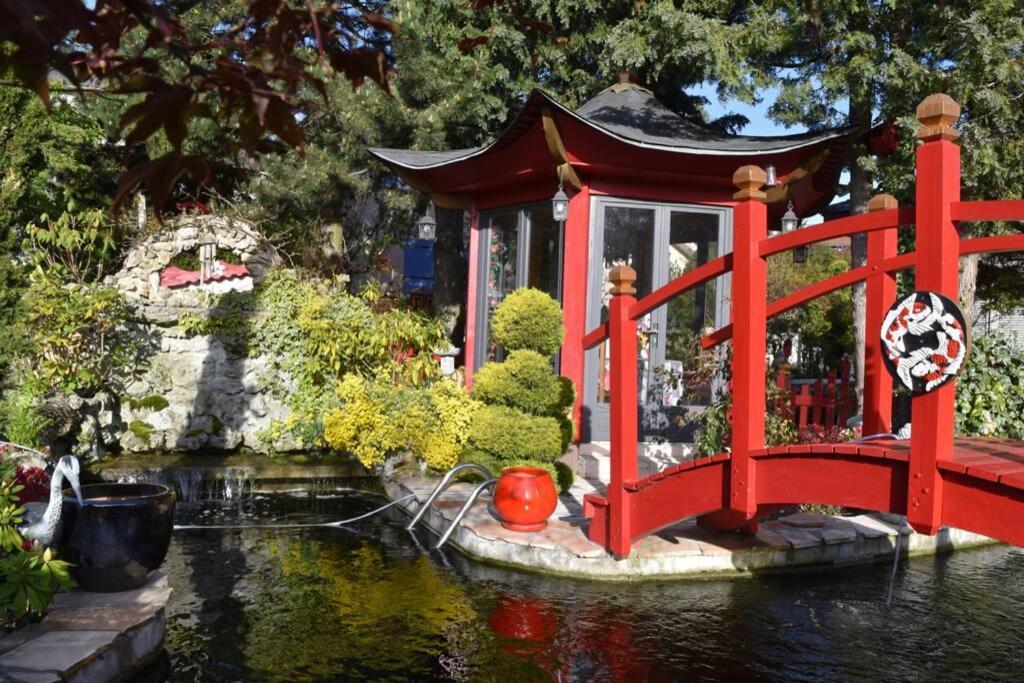 Gite Au Printemps Japonais, Petit Train De La Mure, Parc Des Ecrins Pierre-Chatel Екстер'єр фото