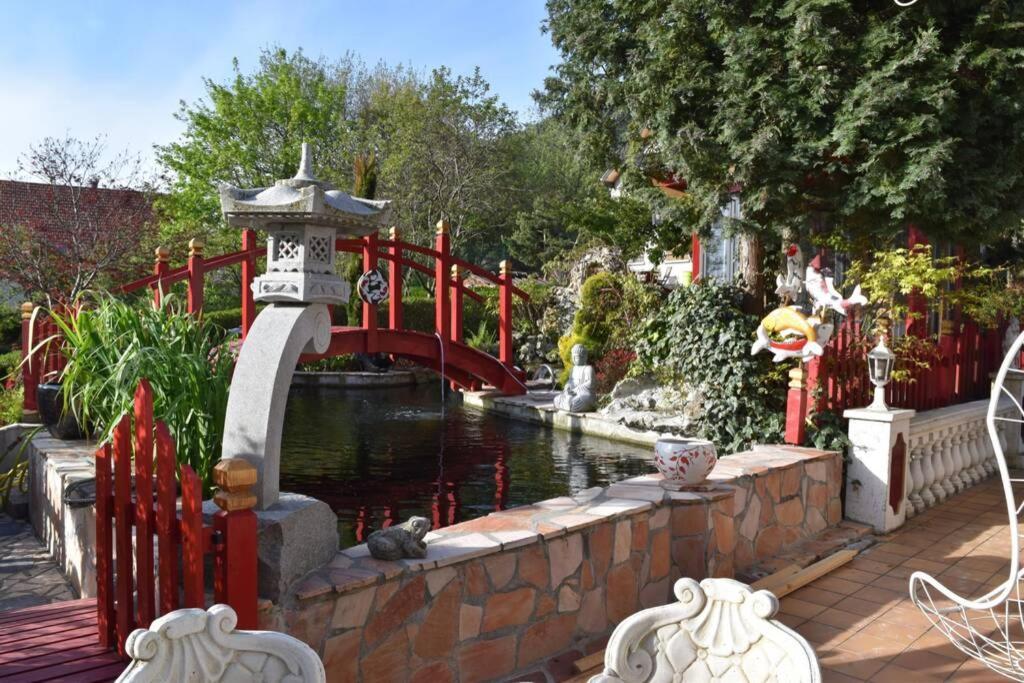 Gite Au Printemps Japonais, Petit Train De La Mure, Parc Des Ecrins Pierre-Chatel Екстер'єр фото
