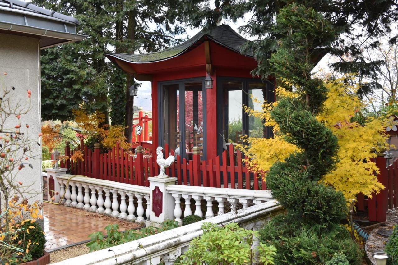 Gite Au Printemps Japonais, Petit Train De La Mure, Parc Des Ecrins Pierre-Chatel Екстер'єр фото