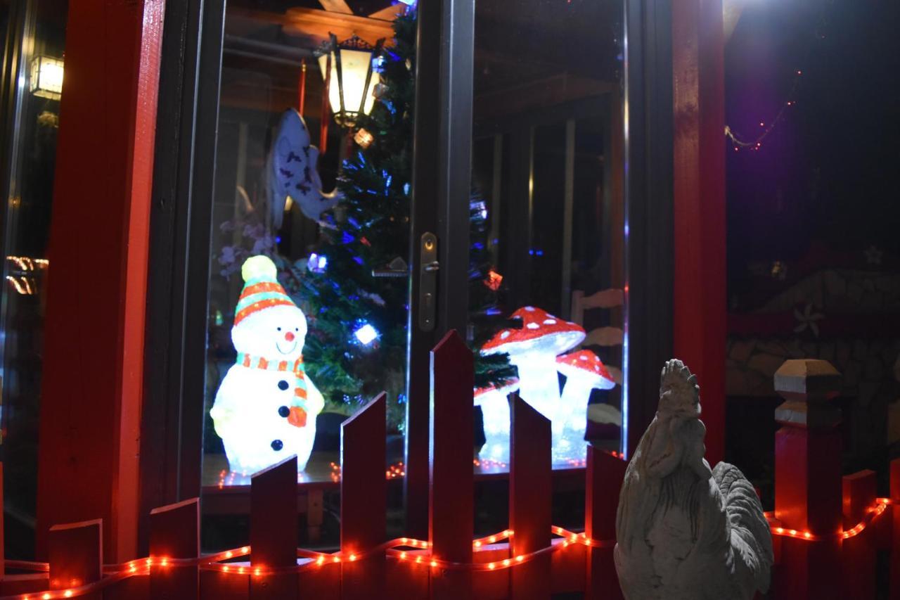 Gite Au Printemps Japonais, Petit Train De La Mure, Parc Des Ecrins Pierre-Chatel Екстер'єр фото