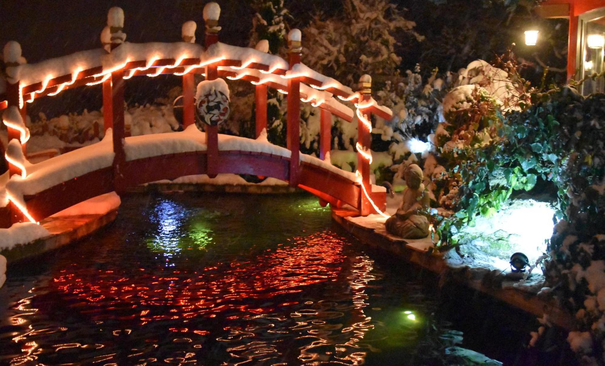 Gite Au Printemps Japonais, Petit Train De La Mure, Parc Des Ecrins Pierre-Chatel Екстер'єр фото